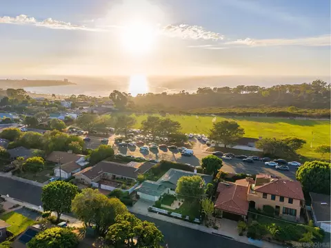 View/Area - 8866 Cliffridge Ave, La Jolla, CA 92037 photo 1 of 3