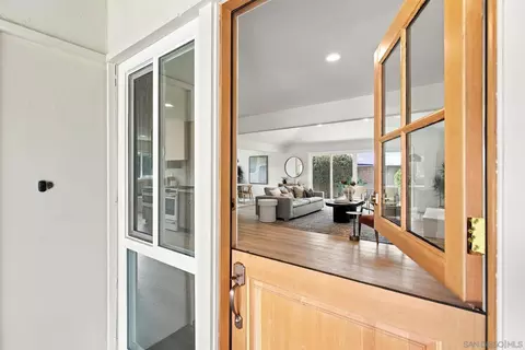 Entry Way - 8866 Cliffridge Ave, La Jolla, CA 92037 photo 2 of 4