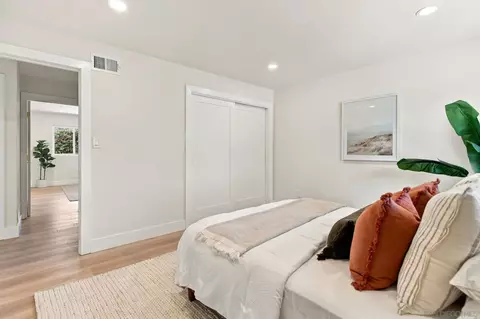 Bedroom - 8866 Cliffridge Ave, La Jolla, CA 92037 photo 7 of 9