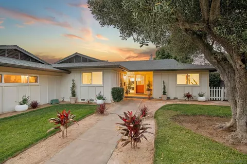 Exterior - 8866 Cliffridge Ave, La Jolla, CA 92037 photo 3 of 14