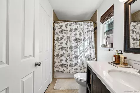 Bath - 913 Vine St, Oceanside, CA 92054 photo 3 of 3