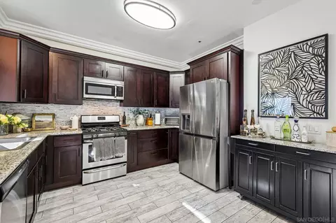 913 Vine St, Oceanside, CA 92054