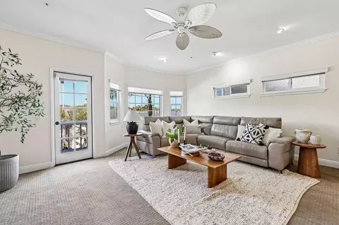 Living - 913 Vine St, Oceanside, CA 92054 photo 4 of 5