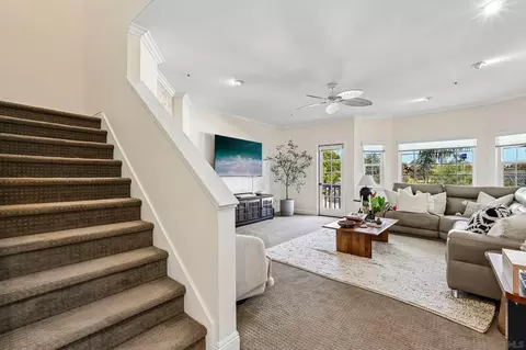 Living - 913 Vine St, Oceanside, CA 92054 photo 1 of 5