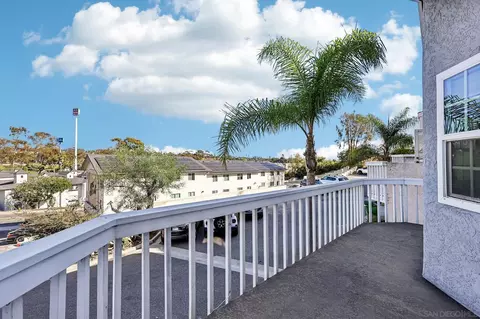 Exterior - 913 Vine St, Oceanside, CA 92054 photo 2 of 5