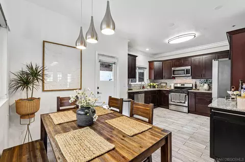 Dining - 913 Vine St, Oceanside, CA 92054 photo 1 of 1
