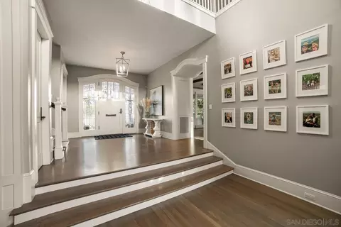 Entry Way - 820 Glorietta Blvd, Coronado, CA 92118 photo 2 of 4