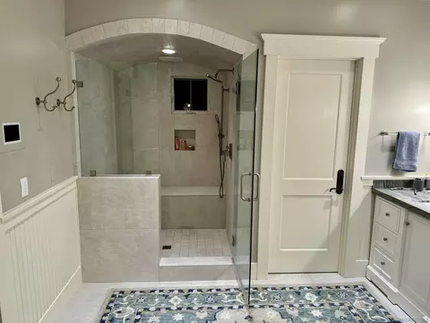 Bath - 820 Glorietta Blvd, Coronado, CA 92118 photo 4 of 7