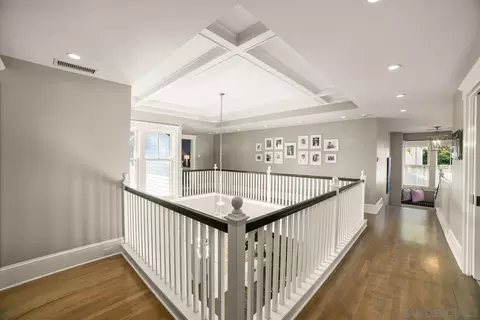 Entry Way - 820 Glorietta Blvd, Coronado, CA 92118 photo 4 of 4