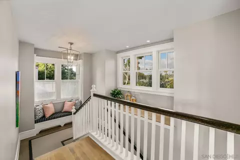 Entry Way - 820 Glorietta Blvd, Coronado, CA 92118 photo 3 of 4