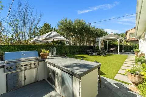 Exterior - 615 Shasta Dr, Encinitas, CA 92024 photo 3 of 4