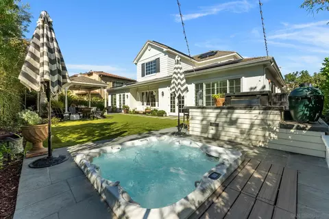 Exterior - 615 Shasta Dr, Encinitas, CA 92024 photo 4 of 4