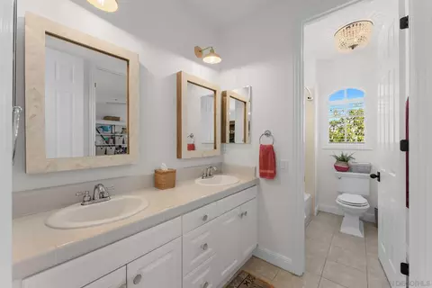 Bath - 615 Shasta Dr, Encinitas, CA 92024 photo 2 of 2
