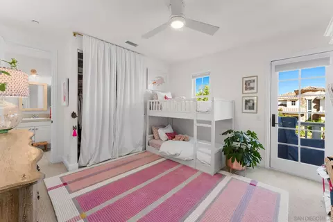 Bedroom - 615 Shasta Dr, Encinitas, CA 92024 photo 4 of 4