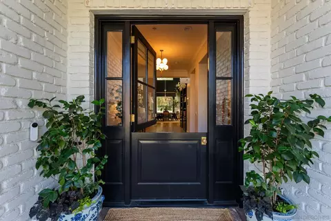 Entry Way - 615 Shasta Dr, Encinitas, CA 92024 photo 1 of 2