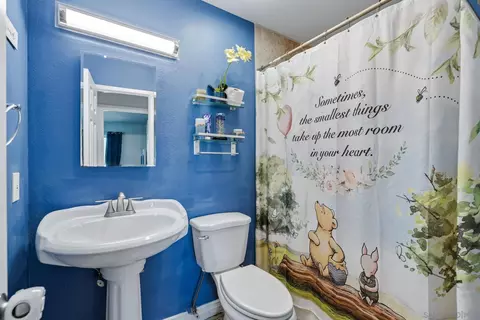 Bath - 910 Saint George, Spring Valley, CA 91977 photo 1 of 3