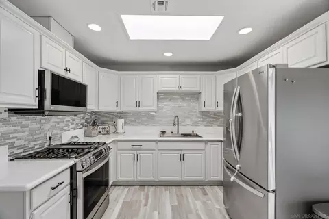 Kitchen - 910 Saint George, Spring Valley, CA 91977 photo 1 of 3