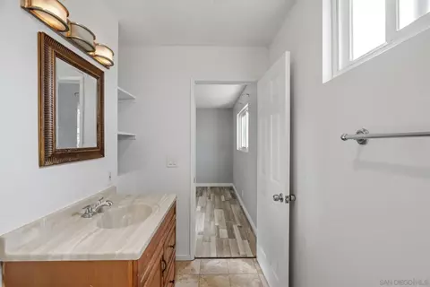 Bath - 910 Saint George, Spring Valley, CA 91977 photo 3 of 3