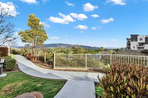 Exterior - 2076 Tango Loop #4, Chula Vista, CA 91915 photo 5 of 7