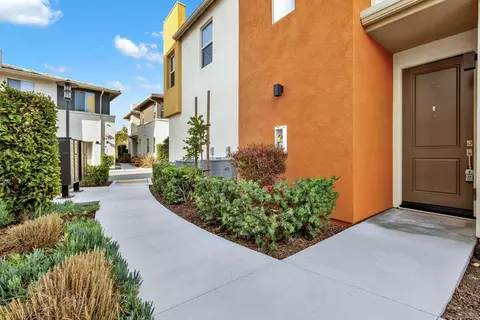 Exterior - 2076 Tango Loop #4, Chula Vista, CA 91915 photo 2 of 7