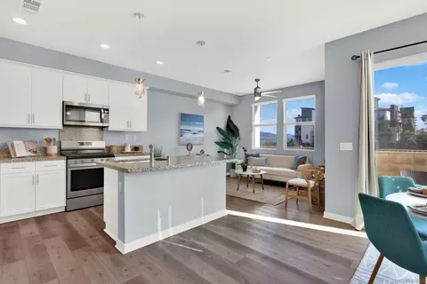Kitchen - 2076 Tango Loop #4, Chula Vista, CA 91915 photo 2 of 2