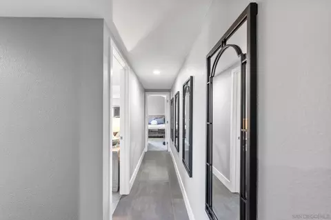 Entry Way - 6 E Kingston Ct, Coronado, CA 92118 photo 2 of 2