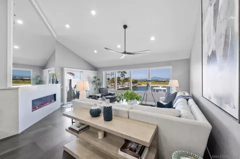 Living - 6 E Kingston Ct, Coronado, CA 92118 photo 4 of 6