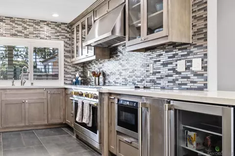 Kitchen - 6 E Kingston Ct, Coronado, CA 92118 photo 1 of 4