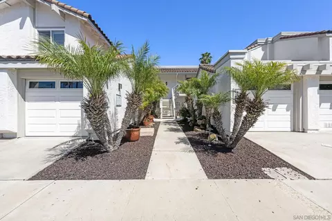 Exterior - 6 E Kingston Ct, Coronado, CA 92118 photo 4 of 7