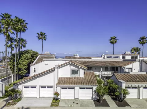 Exterior - 6 E Kingston Ct, Coronado, CA 92118 photo 6 of 7