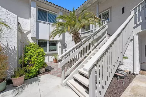 Exterior - 6 E Kingston Ct, Coronado, CA 92118 photo 1 of 7