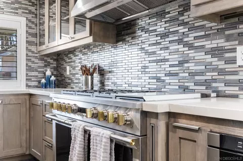 Kitchen - 6 E Kingston Ct, Coronado, CA 92118 photo 4 of 4