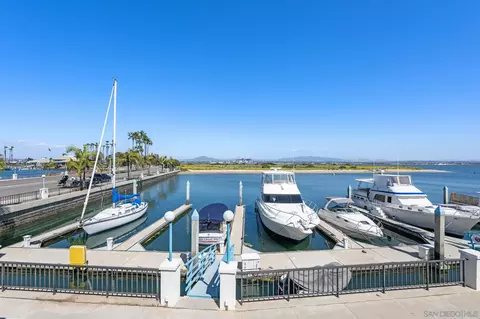 View/Area - 6 E Kingston Ct, Coronado, CA 92118 photo 3 of 13