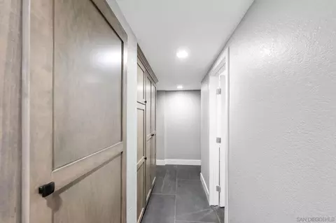 Entry Way - 6 E Kingston Ct, Coronado, CA 92118 photo 1 of 2