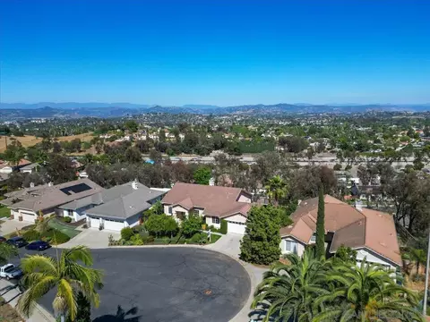 View/Area - 1992 Ridge Way Gln, Escondido, CA 92029 photo 6 of 10