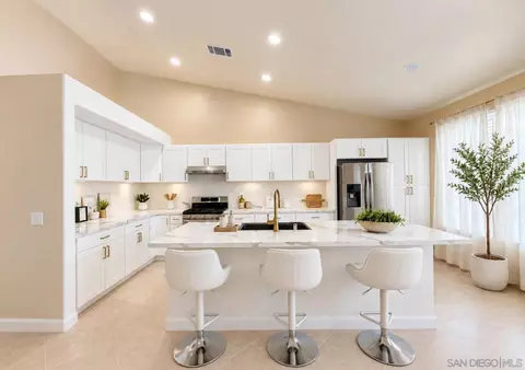 Kitchen - 1992 Ridge Way Gln, Escondido, CA 92029 photo 2 of 2