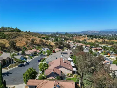 View/Area - 1992 Ridge Way Gln, Escondido, CA 92029 photo 2 of 10