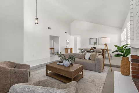 Living - 470 Jolina, Encinitas, CA 92024 photo 2 of 2