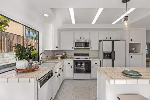 Kitchen - 470 Jolina, Encinitas, CA 92024 photo 3 of 3