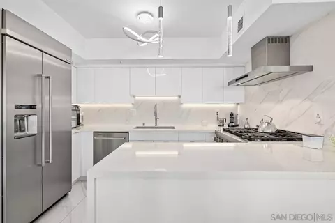 500 W Harbor Dr #1013, San Diego, CA 92101