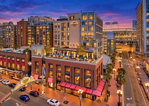 207 5th Ave #911, San Diego, CA 92101