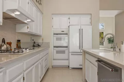 Kitchen - 4887 Glenhollow, Oceanside, CA 92057 photo 3 of 6