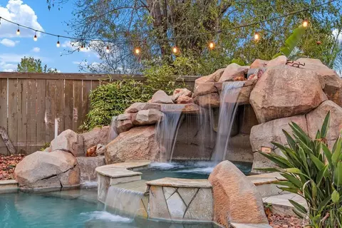 Exterior - 1059 Nightingale Pl, Escondido, CA 92027 photo 6 of 13