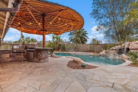 Exterior - 1059 Nightingale Pl, Escondido, CA 92027 photo 4 of 13
