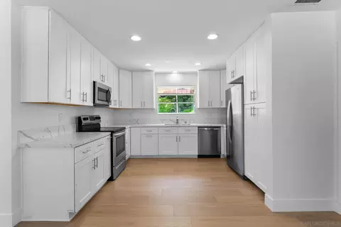 Kitchen - 909 Donnan Pl, Vista, CA 92084 photo 1 of 1