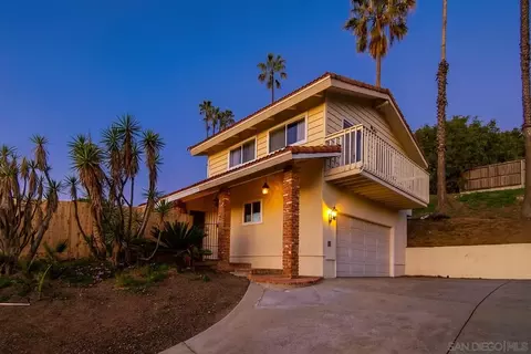 909 Donnan Pl, Vista, CA 92084