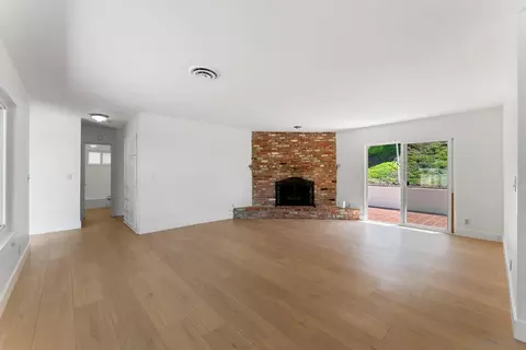 Living - 909 Donnan Pl, Vista, CA 92084 photo 2 of 2