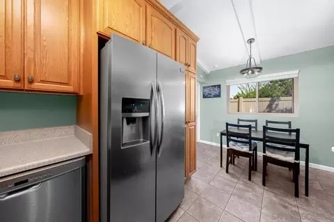Kitchen - 9070 Calle Lucia, Lakeside, CA 92040 photo 4 of 4
