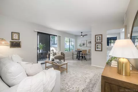 1087 Shadowridge Dr #107, Vista, CA 92081