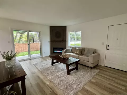 Living - 3401 Del Este Way, Oceanside, CA 92056 photo 2 of 4